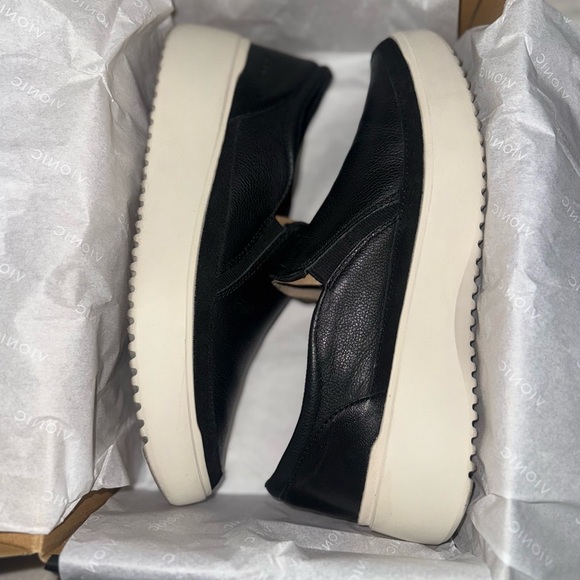 Vionic - Picture 2 of 4